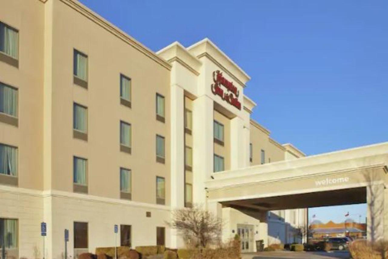 Hampton Inn & Suites Wichita-Northeast Exterior photo