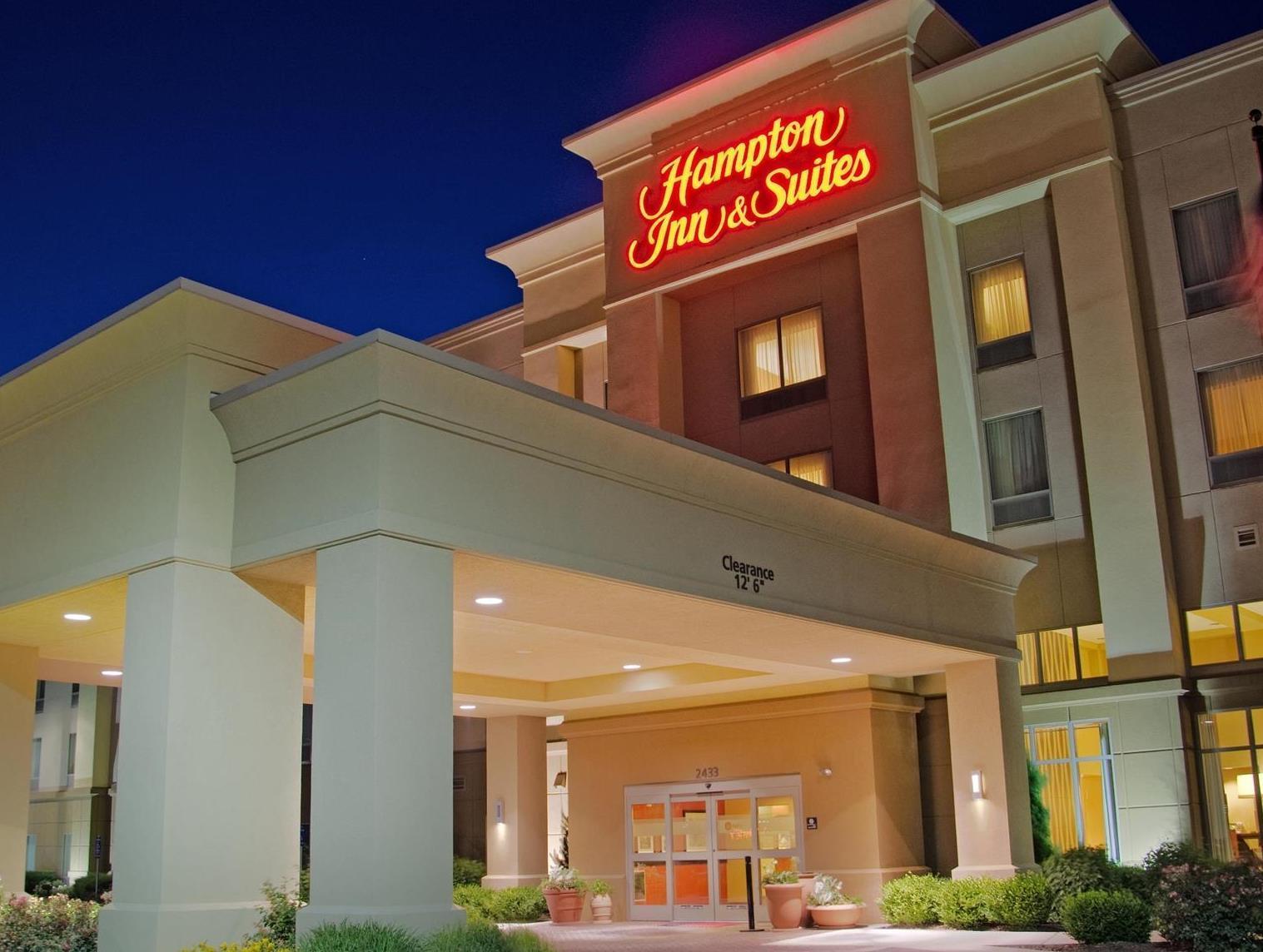 Hampton Inn & Suites Wichita-Northeast Exterior photo
