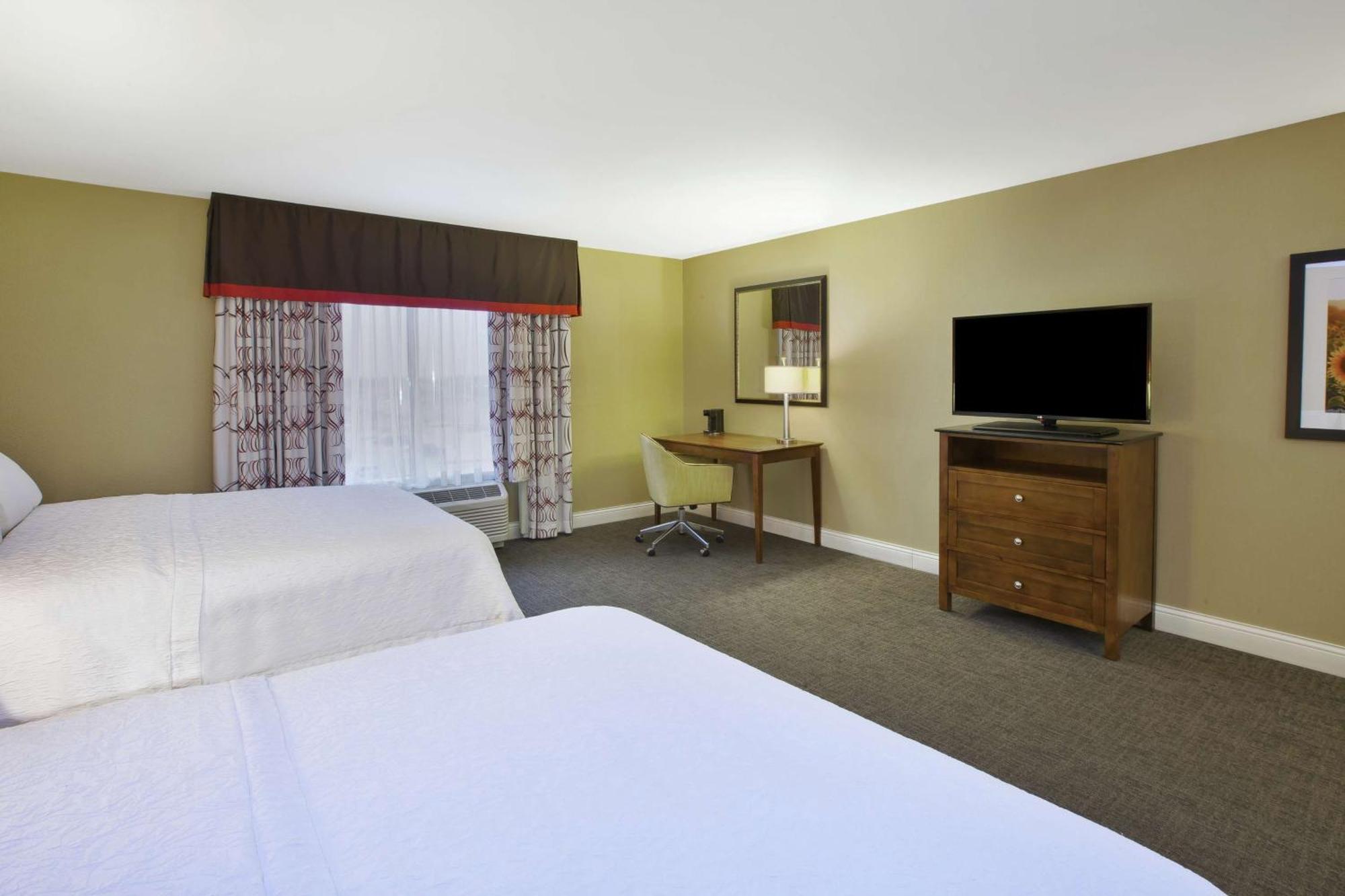 Hampton Inn & Suites Wichita-Northeast Exterior photo